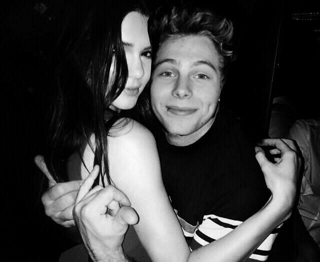 fakelukey's tweet image. happy birthday, gorgeous 💕😘

as a gift, i'll make sure to satisfy your thirst on this day 🎁😉