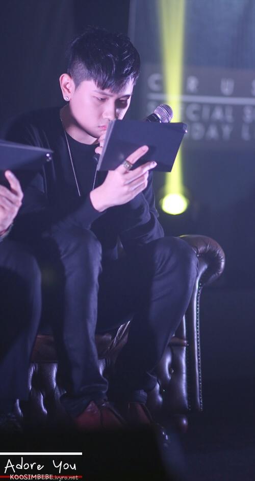 Crush9244_fan's tweet photo. 141102 Sunday Special SOFA Live (6) #CrushTH
Cr: koosimbebe http://t.co/EjqTxVIMBP