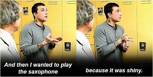 GREENkateDAY's tweet image. — А потом я захотел играть на саксофоне, потому что он блестящий.