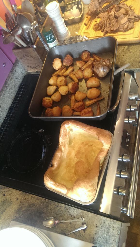 LivingPaintings's tweet image. A Yorkshire pudding made by Em on the weekend! #goodgoing!