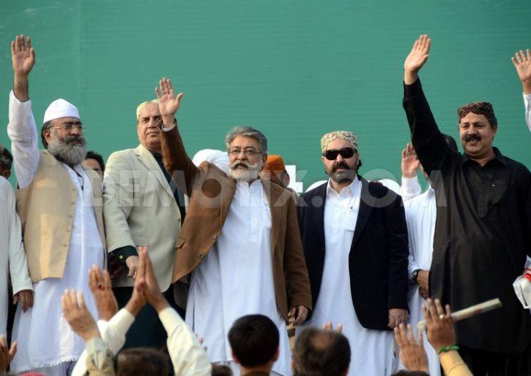 Pml f hyderabad historical jalsa pir sibgutaullah shah pir pagara weaving to public .