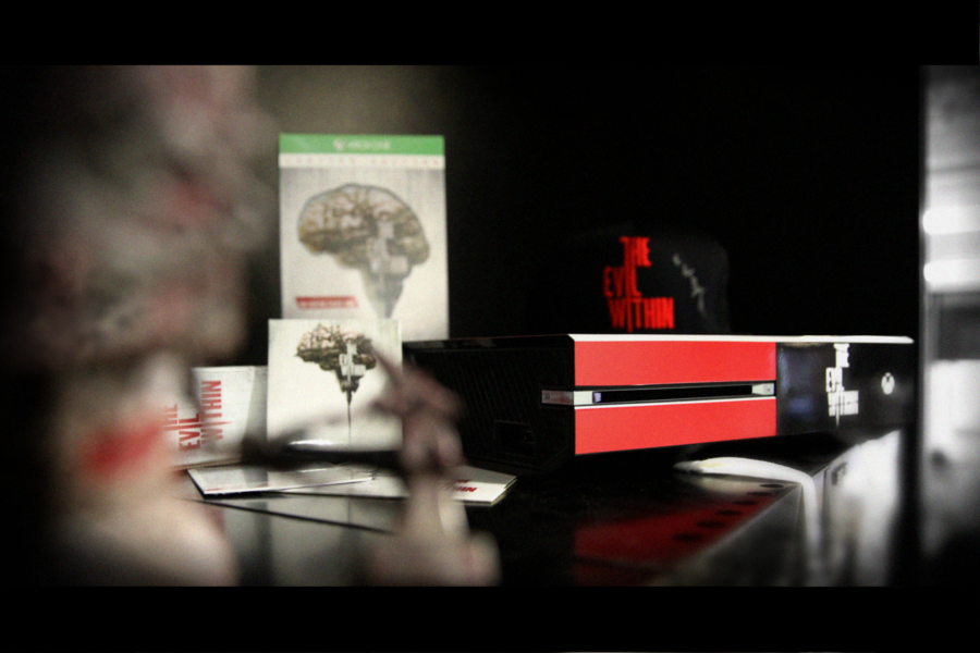 xboxuk's tweet photo. #TheEvilWithWin Competition!

Retweet &amp; you could WIN a custom @TheEvilWithin #XboxOne &amp; a host of other prizes! http://t.co/RX9IDN34ff