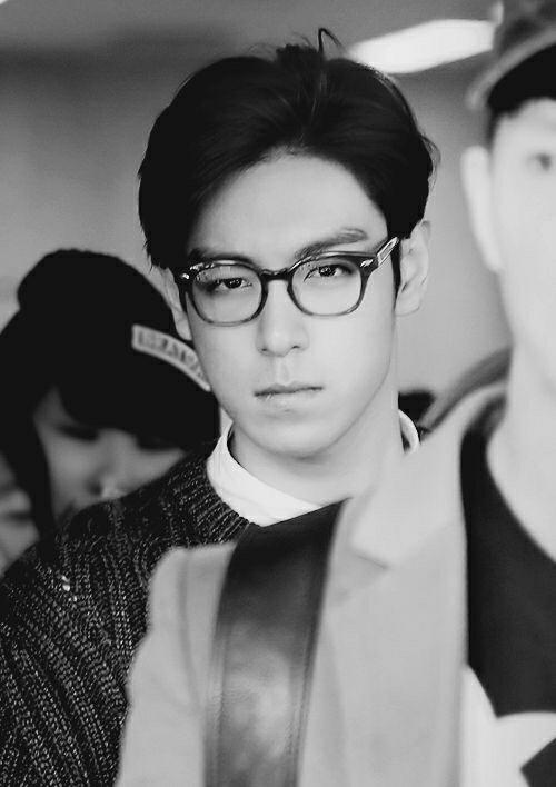 Happy birthday my love Choi Seung Hyun, for always being so damn sexy and shy and stupid. Happy T.O.P day!   