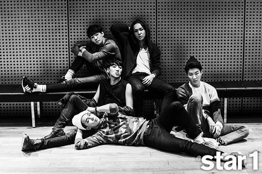 innercircleww's tweet photo. [FULL TRANS] WINNER on AtStar1 Magazine November Issue "14
read ⟶ http://t.co/V2zxifTNSU http://t.co/JgB8XthlN0