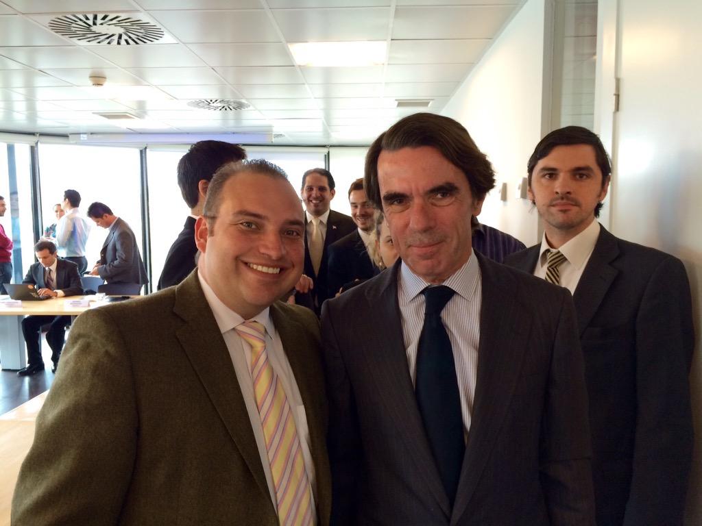 phabarca's tweet photo. Con el Presidente José María Aznar. #PV2014. Luego de un coloquio muy interesante!! http://t.co/Iipq8oF5OV