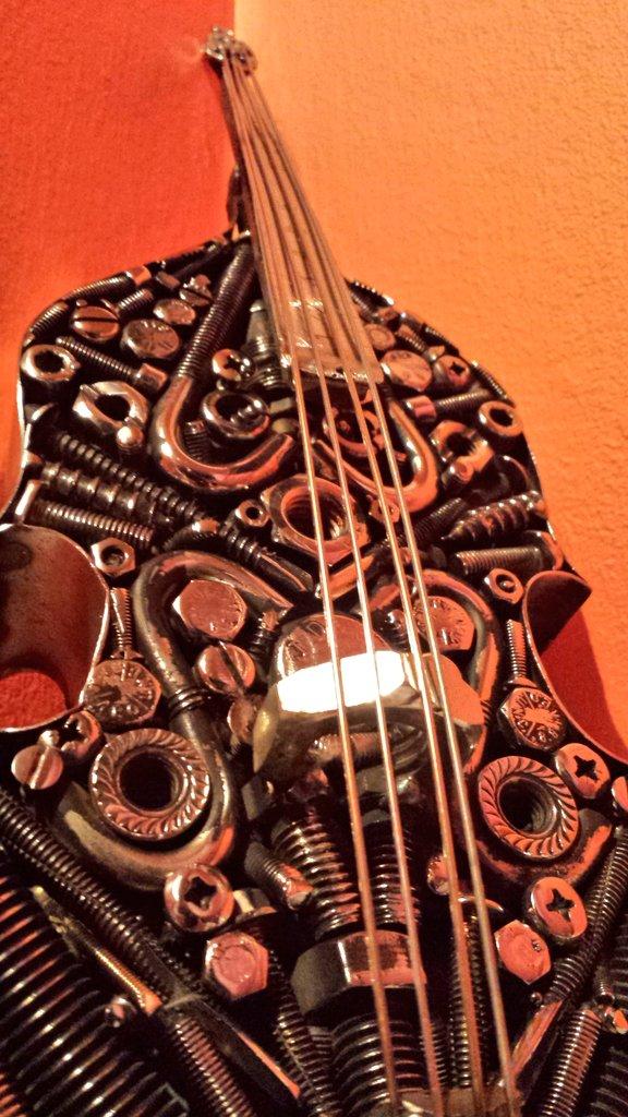 MetalSecrets's tweet image. Made a miniature double bass for 1 of my favourite musicians @TedDwane of @MumfordAndSons I hope you like it good sir