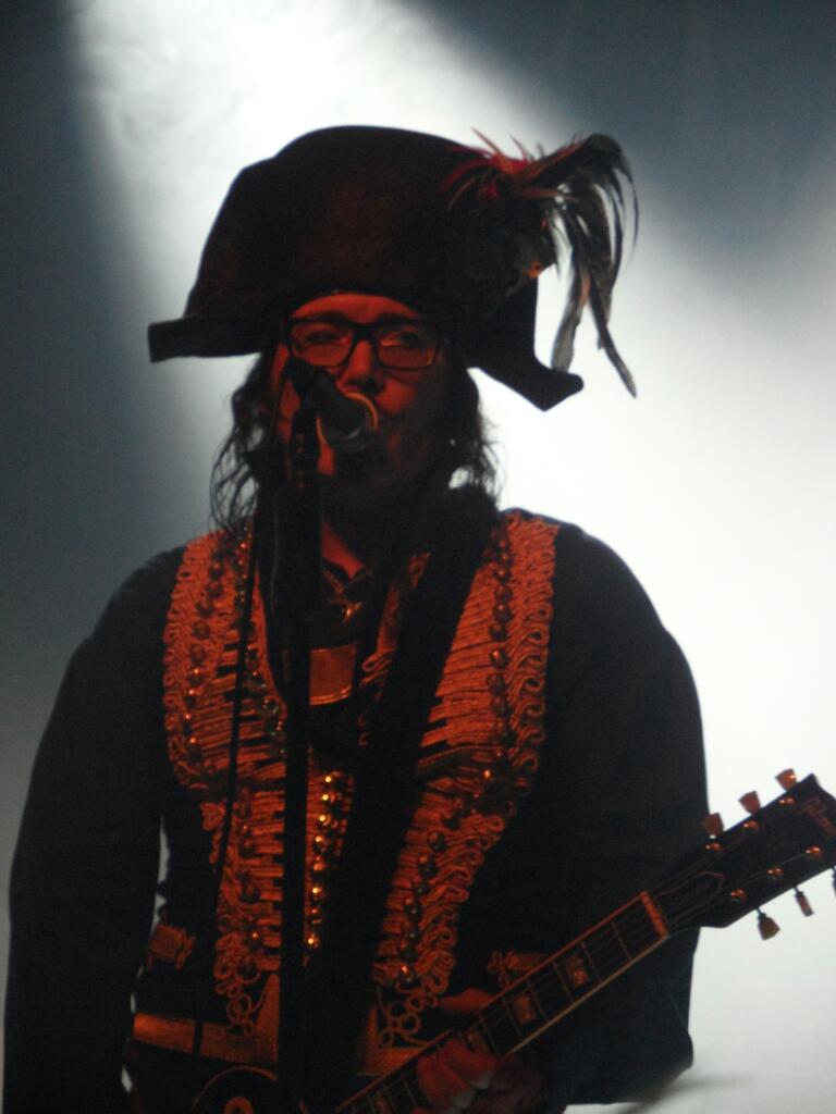 Wishing king of the Pirates Adam Ant a happy 60th birthday! sooooo proud of yoooouuuu! Luv u long time beauitful x 