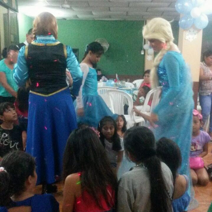 veronicasaes's tweet photo. Evento #PedroCarbo 
#Animacion #ShowFrozen #MaquinasDeSnack
#Cotiza #0993524051 tenemos todos los personajes http://t.co/pV314ork3H