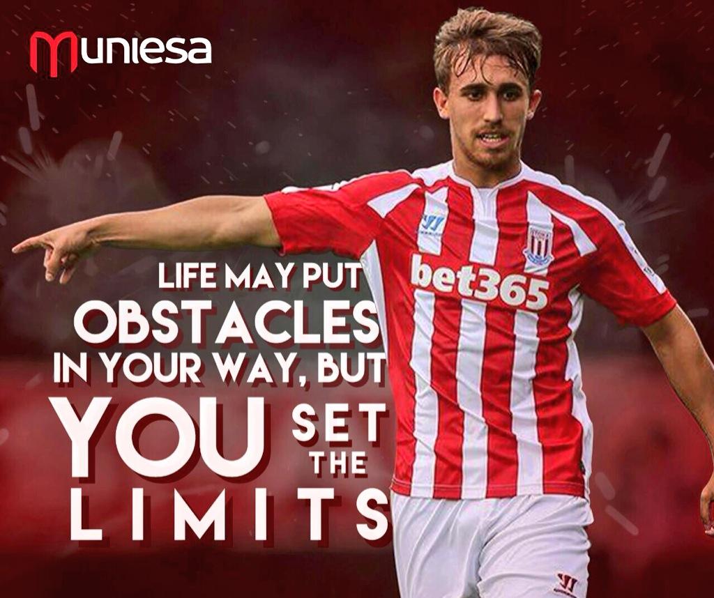 muniesa92's tweet photo. La vida te pondrá obstáculos, pero los límites los pones TÚ. ⚽️ http://t.co/xMCYB3C3oq