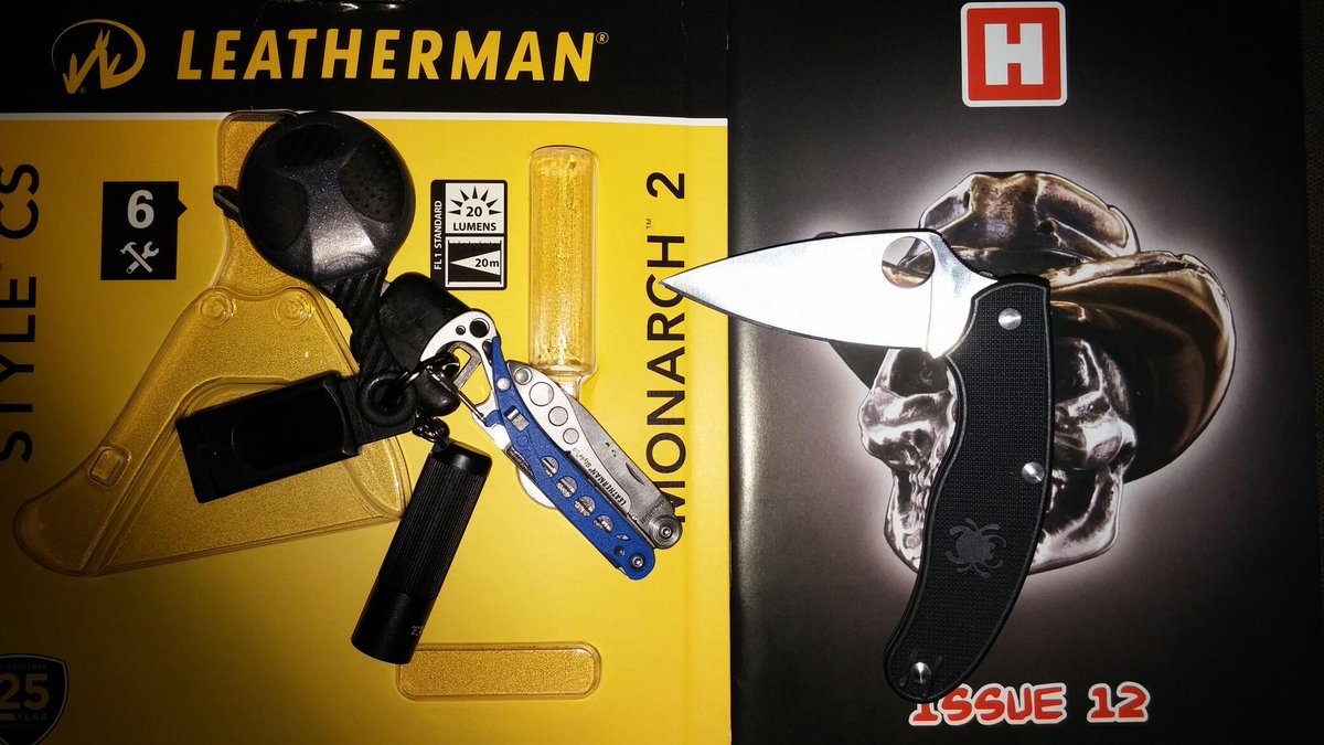 GuruPhil's tweet image. @HeinnieHaynes @leathermanusa #StyleCS arrived too. MUCH smaller than expected, hence price, but very awesome! #edc