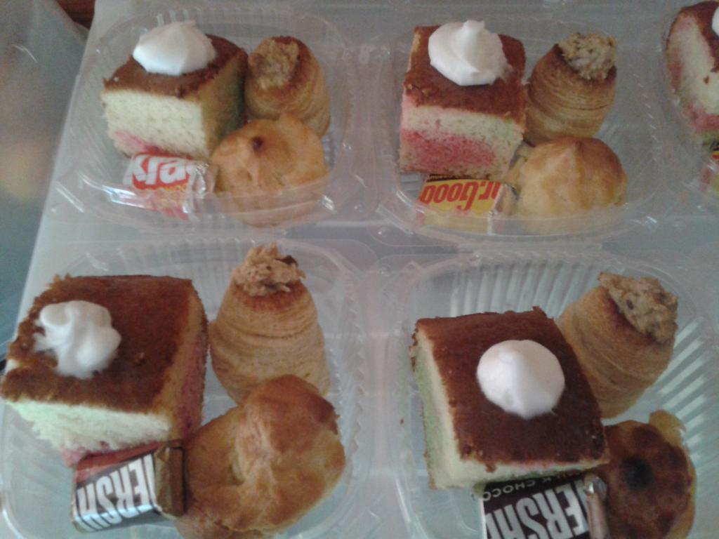 sugarbee_73's tweet image. #notmyprofession #hiredrecently  #2bdayparty #1wedding #imgoodatit @Hansisaproblem @Kevlinx14 @Leston941 @ImSantanab