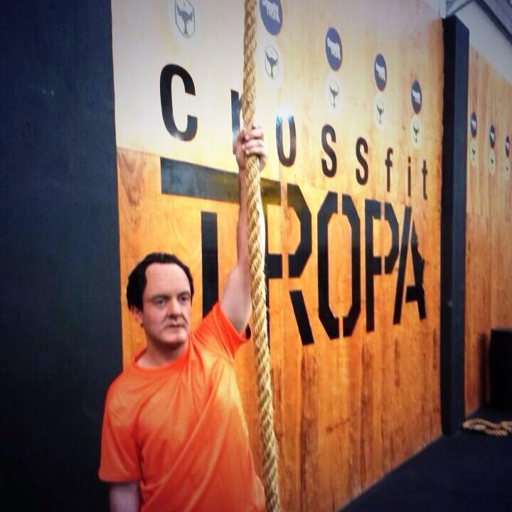 CrossFitTropa's tweet photo. Daniel se sube a la soga en Colegiales! #SalveseKienPueda #KrossFitTropa #NosTapaElAgua #LunesDeTormentas #PPT http://t.co/QIs9ujXQON