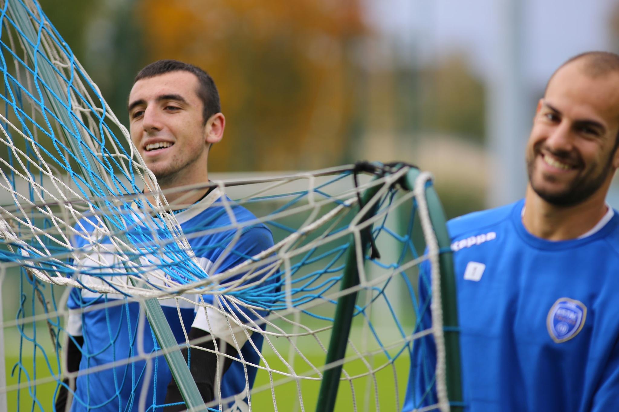 Estac Troyes On Twitter Sous Les Regards Moqueurs De Paul Bernardoni Et Matthieu Dreyer Force2lanature Jaloux Repsect Estac Http T Co Sn3fv2toi5