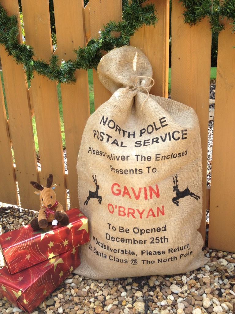 salbrac's tweet photo. Santa bag sale going on now.  Don't miss out on this great deal! http://t.co/r4l9RwShzt  #Christmas #etsy #Holiday http://t.co/QA2wVYgNc0