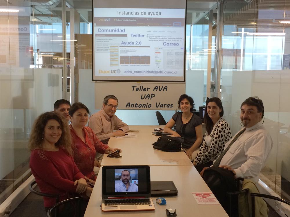 Tec_Educativa's tweet photo. Tecnología educativa DuocUC en visita a UAP Antonio Varas. Octubre 2014 http://t.co/sdq5qSD8wi