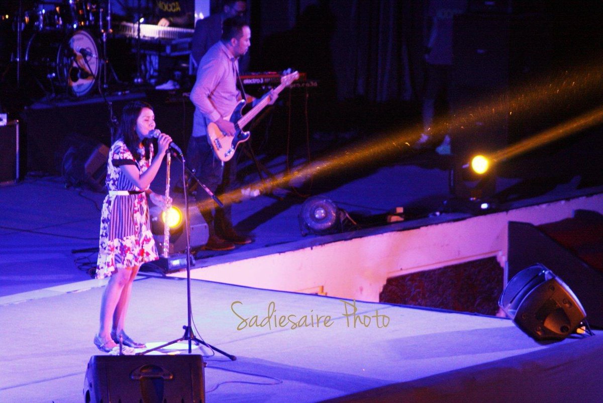 Sadiesaire's tweet photo. 3 @arinaephipania @moccaofficial @Ecomusica_ http://t.co/jOjoDgN2fu