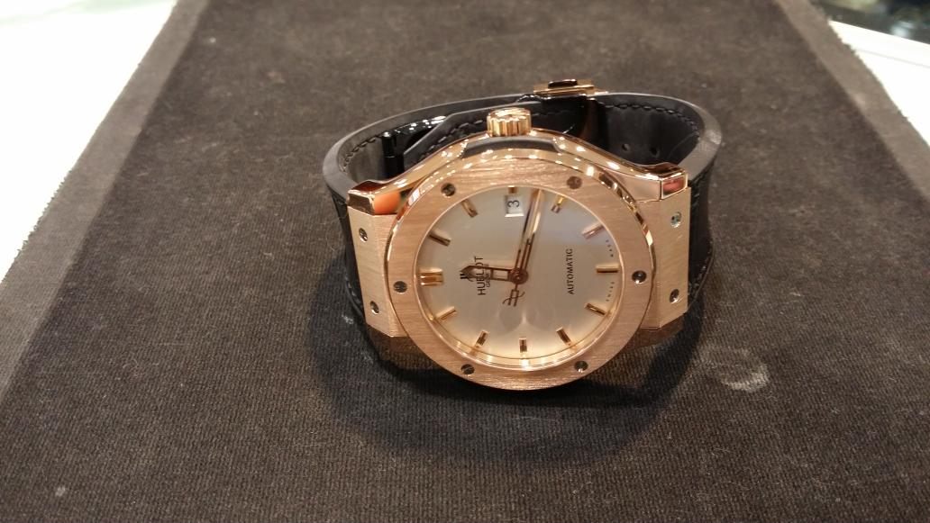 WatchSurgery's tweet photo. Just finished polishing a a Hublot 18 carat http://t.co/tEtAEZ1Jv3