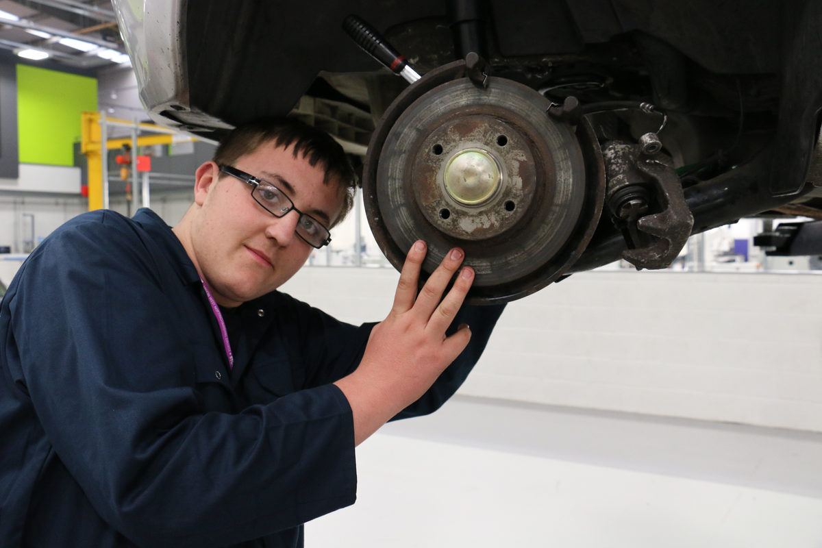Tom says that communication, teamwork and time-keeping skills are vital for his motor vehicle course #TEWeek14
