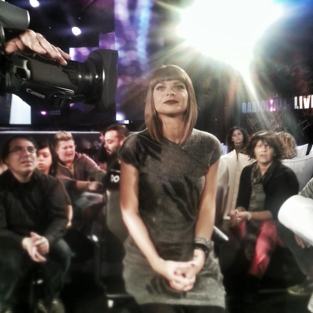 #AmorosoRadioItalia, <a href="/AmorosoOF/">Alessandra Amoroso</a> riguarda nei nostri schermi la sua esibizione al #RadioItaliaLive - il Concerto! Wow!