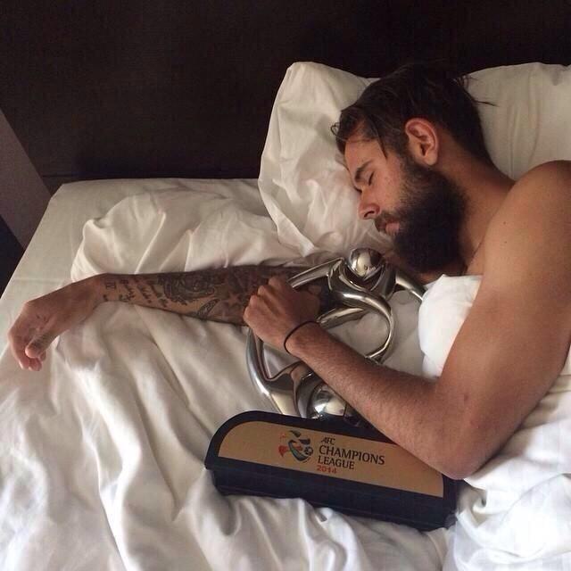 mn2222nm's tweet photo. نايم مع السابعه ،
 هههههههههههههههههههههههههههههههه
#الهلال_سيدني
 #العالمية_صعبة_قوية
 #النصر http://t.co/UB3219r5XI