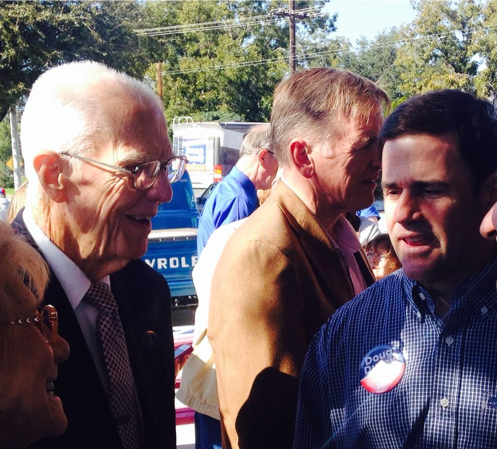 CaseyForese's tweet photo. @dougducey talks with WWII veteran. http://t.co/pBz2wJGcJ0
