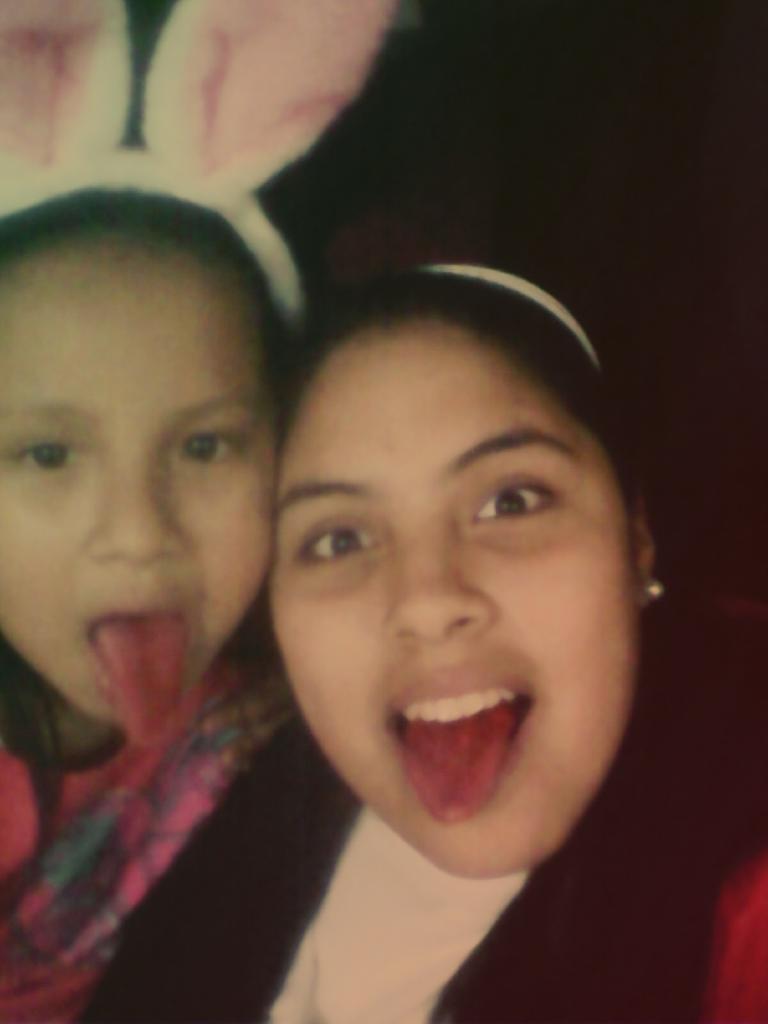 tamarex0891's tweet photo. Lenguitas!! :3 http://t.co/u1k3na9MLv