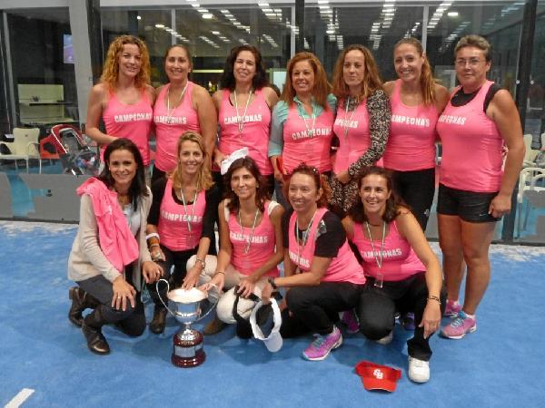 lavozdealmeria's tweet photo. La selección femenina de #pádel de #Almería logra el Campeonato de Andalucía
http://t.co/np70JgUNsu http://t.co/ZkxaA4yTjz