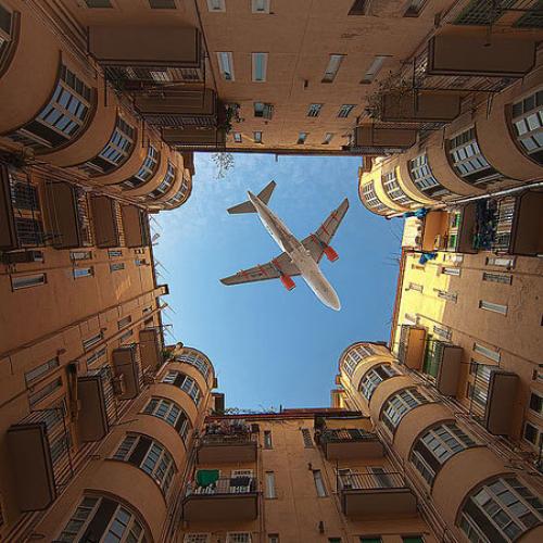 tzx3la's tweet image. Timing photography #lookup #lookupinthesky #building #architecture #photography #timing #snapshot #camera #travel