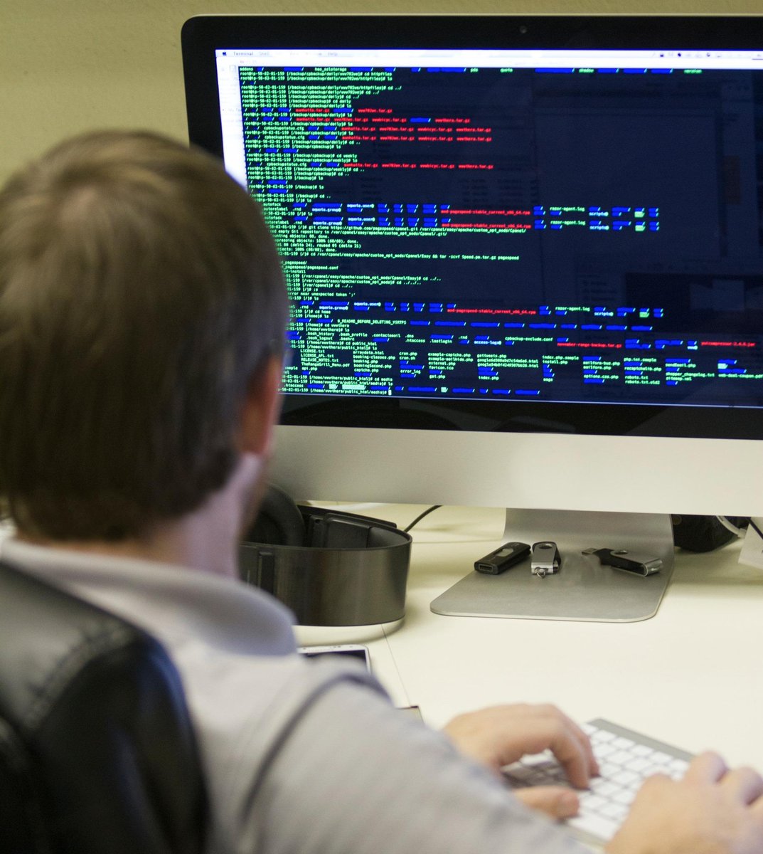 Custom Coding drives better results &amp; looks over D.I.Y. site builders or pre-made templates. Call us! (702) 9000-WEB