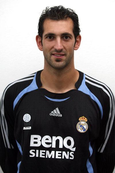 Happy birthday Diego López. :), 
