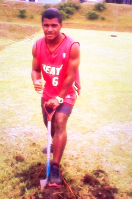 TeeboJay's tweet photo. Making a LOVO.. gotta love d Pacific way... http://t.co/tAEZocyWRb