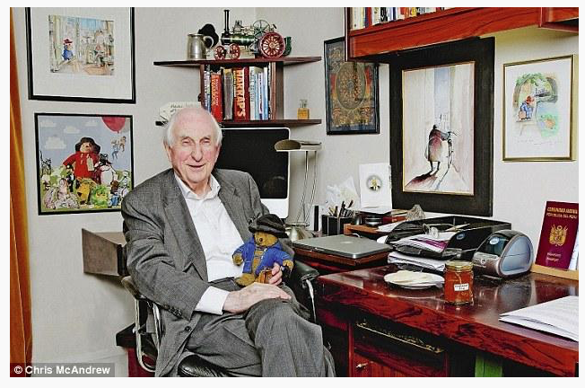 LindaHughesArt's tweet photo. Tomorrow from 2pm, the great Michael Bond, creator of @PaddingtonBear @illustrationHQ for Twitter #askmichaelbond http://t.co/CCgwitpSXu