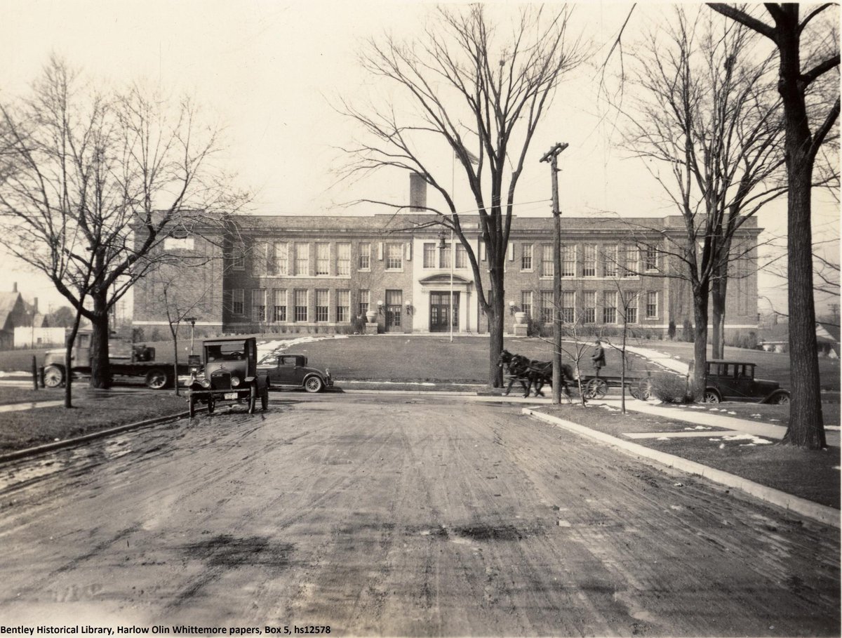 umichBentley's tweet photo. 1928 #AnnArbor #photo of Jones Elementary (currently #CommunityHigh) @A2schools http://t.co/JVgU3XBhLM