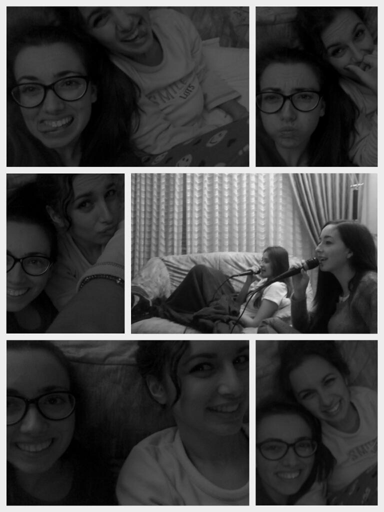 raaquelutrera92's tweet photo. Noche de chicas "cantando" hasta altas horas de la madrugada #SMPR http://t.co/3Q6EVMBAk6