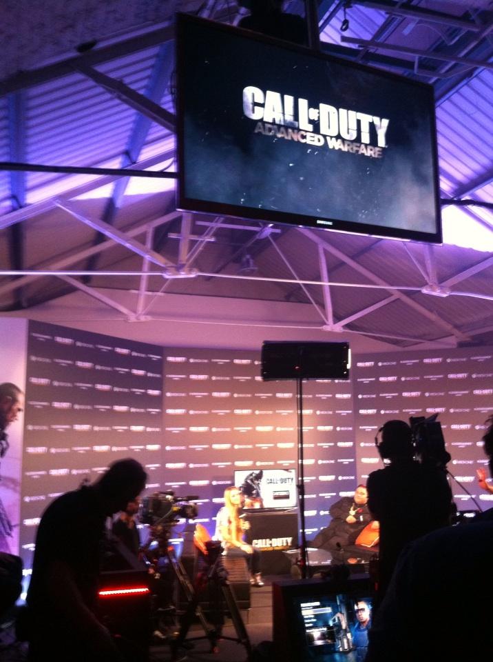 DebMensahBonsu's tweet photo. And we're off! @XboxUpload at #DayZeroUK for #AdvancedWarfare http://t.co/V6994aYwzt