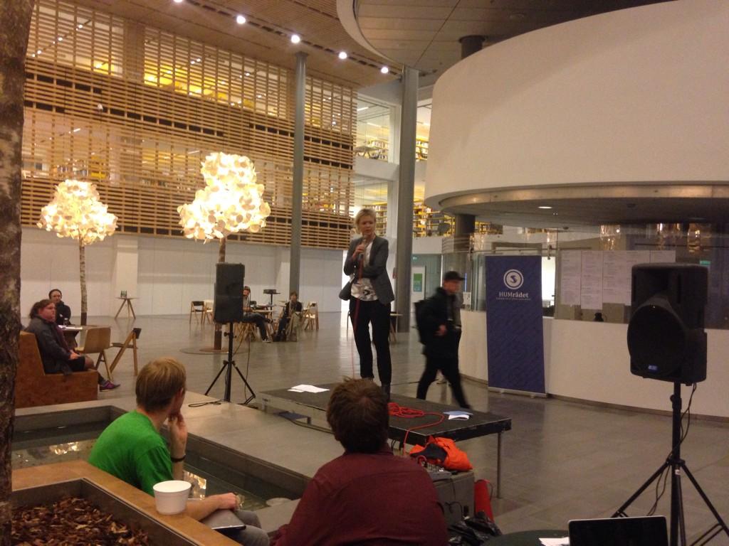 RasmusMarkus's tweet photo. @lykkefriis t sit-in på KUA "illusion at #uddim ikke vil føre t færre stud og besparelser". Benægter @sofiecn stadig? http://t.co/nWgIh9QiMI