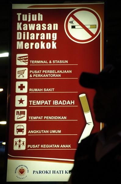 ClickBandung's tweet photo. cintai udara Bandung dengan solusi tanpa polusi. #SelasaTanpaRokok cc @ridwankamil http://t.co/J29dOLBxF8