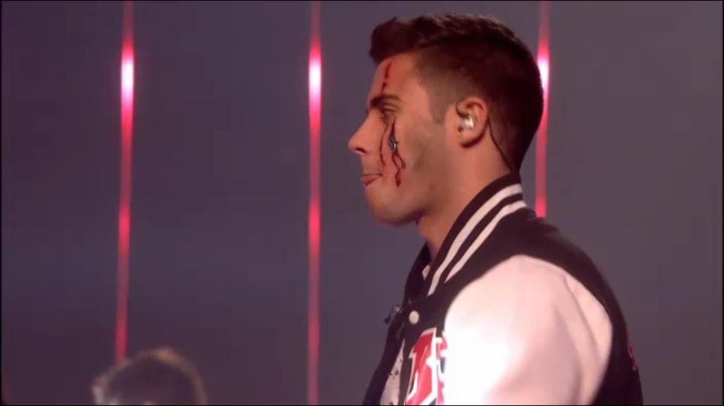 StereoKicksWW_'s tweet photo. seriously how is it ok to be this good looking @BarclayBeales http://t.co/d7IQX4yrEU