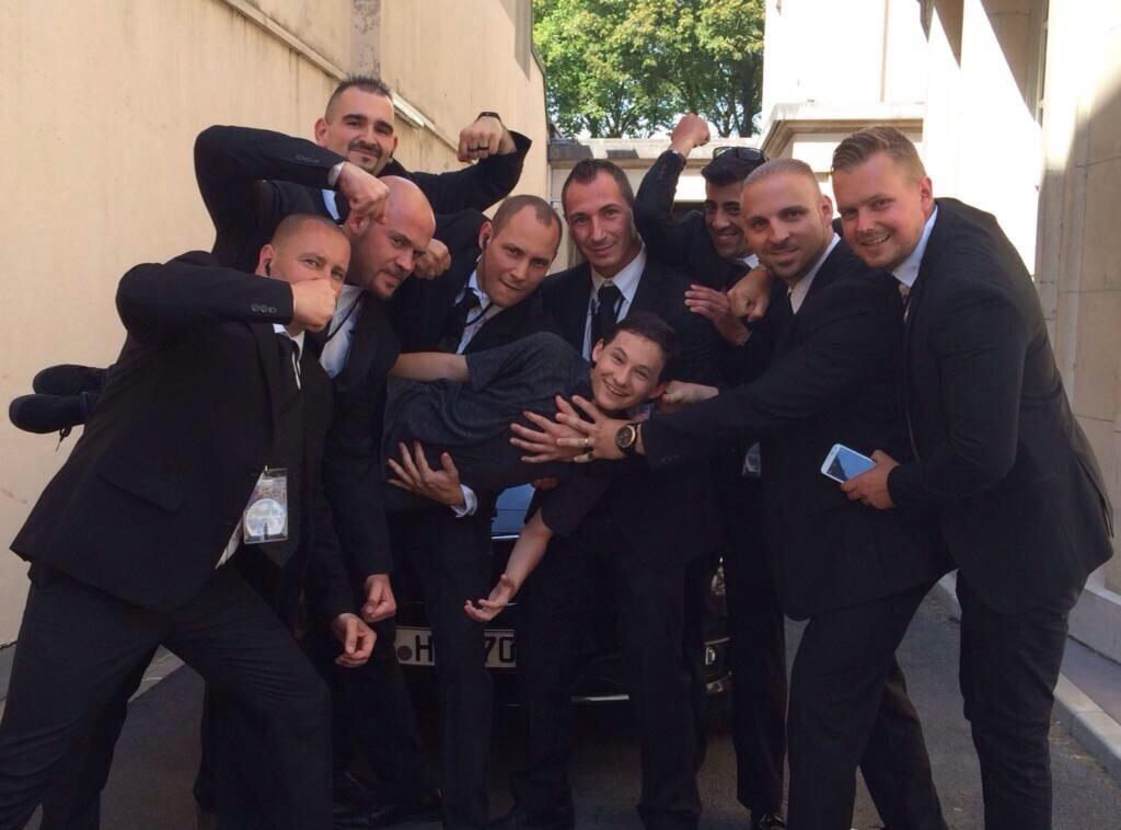 HenryMillsShow's tweet photo. Guards got the wrong guy today. #RealHenryPleaseStandUp http://t.co/lgwPzTPuGE