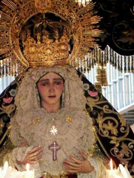 mariaher97's tweet photo. Refugio de pecadores y reina de San Bernardo @JuventudSanBer1 http://t.co/kDYKE0n70U