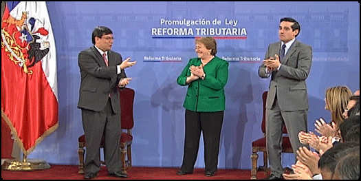 CNNChile's tweet photo. Las críticas en el Wall Street Journal a las reformas del gobierno de Bachelet http://t.co/TvKU0KCejk #CNNChile http://t.co/Z6qM2PEdn2