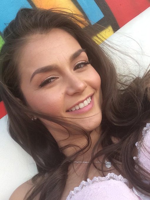 Let play! Lol http://t.co/hFEH3ZunjE<a href="/tag/housewife"class="tags"><span>#housewife</span></a>