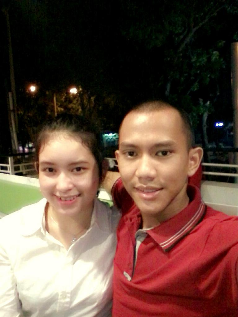 ewn91's tweet photo. Selamat hari jd sayangku @widiyaSiregar ♡ :* Semoga tetap jd wanita hebat disampingku. Iloveyou :) :) :O http://t.co/zx8XOtIaDB