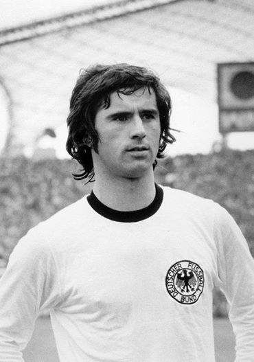 Happy birthday Gerd Muller! 1974 WorldCup winner, who scored 14 finals goals, turns 69 today.  
