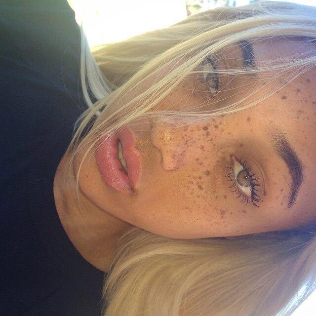 She is so gorgeous  http://t.co/Xkx7JB35ox