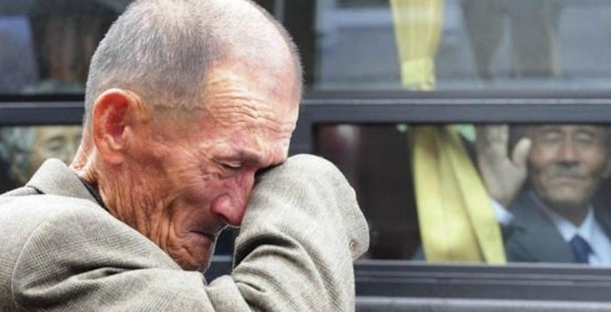elconfidencial's tweet photo. Algunas fotos quedan para siempre como testigos de un momento único. Como estas http://t.co/IAInKf4TzO http://t.co/Rw1Klwr5nc