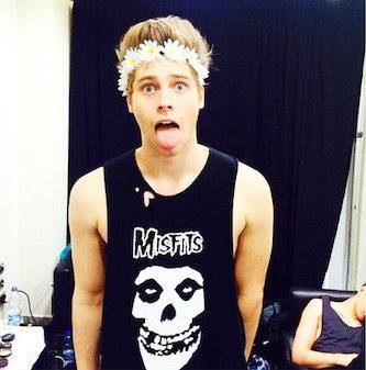 TheIrwin5SOS's tweet image. I LOVE YOU ♥ RT RT RT 
#vote5sos