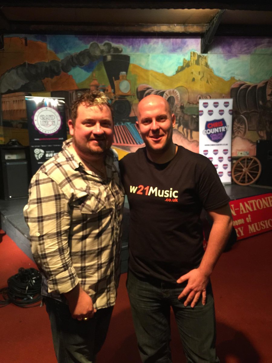W21Music's tweet image. me &amp;amp; @iamglenmitchell at @FortSanAntone in Preston @GUGigGuide @ChrisCountry