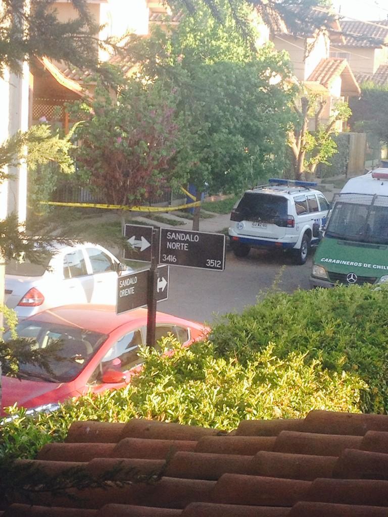 RomyFono's tweet photo. Q pasa ??? @biobio los veo afuera del condominio en la Florida http://t.co/jJV8iXe2qO