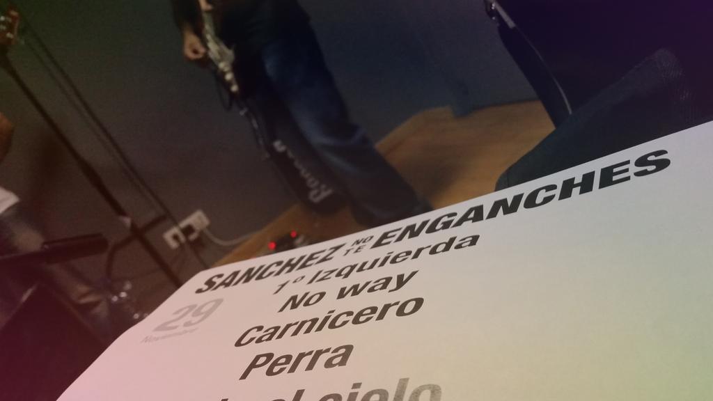 lasanchez_snte's tweet photo. Se atormenta una vecina...#sancheznoteenganches #skizofest #gordohernan http://t.co/mHsZvLJGXi
